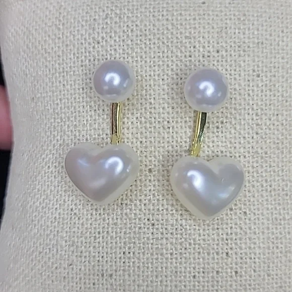 Pearl Heart Earrings White Gold Tone Lightweight Stud Brand New Hypoallergenic - Picture 3 of 5